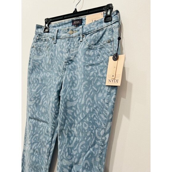 NYDJ Chloe Snow Leopard Print Slit Hem Capri Jeans w/Lift Tuck Technology Size 2 - Picture 3 of 10